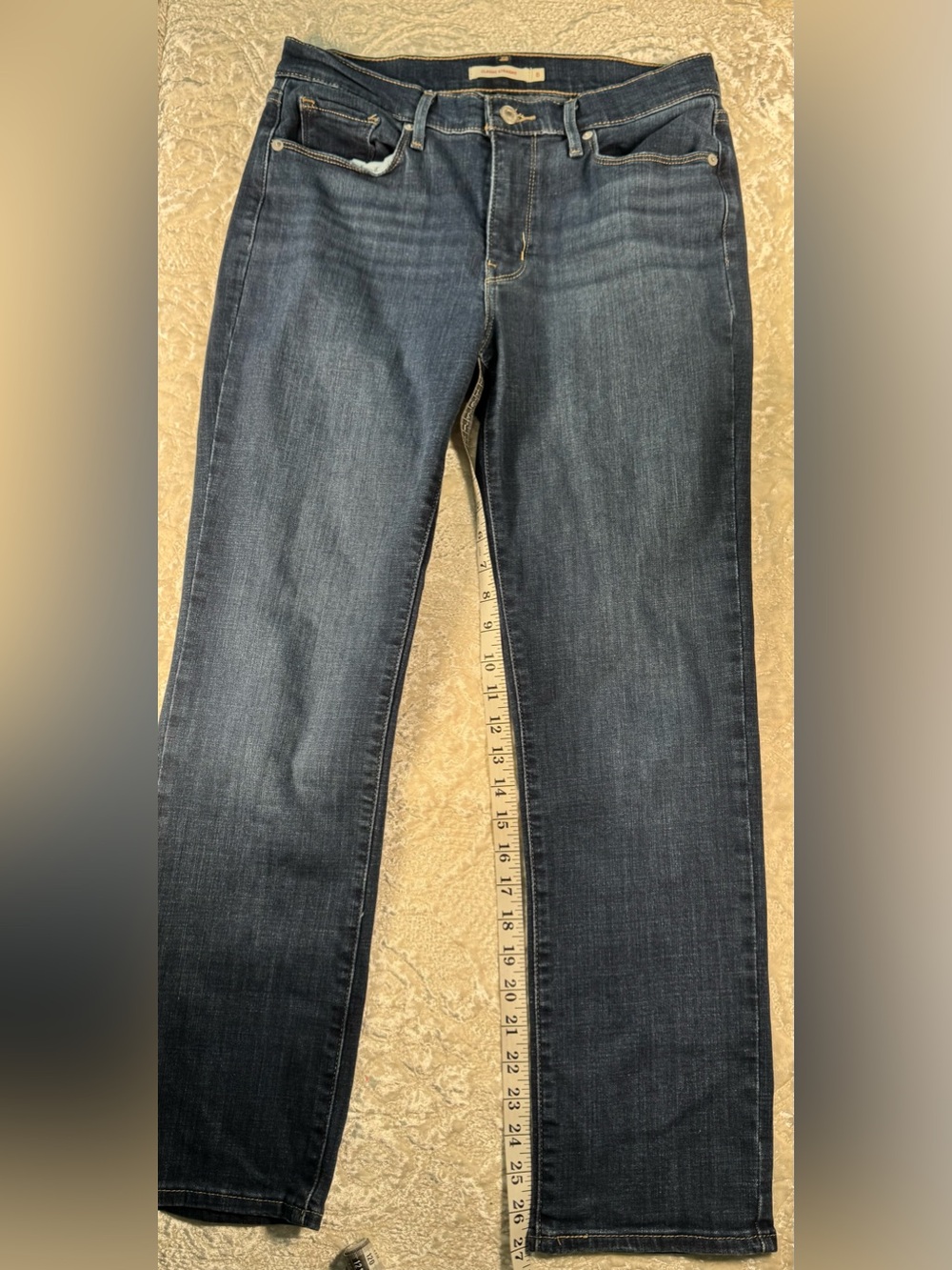 Levi's Women's Classic Straight-Leg Jeans